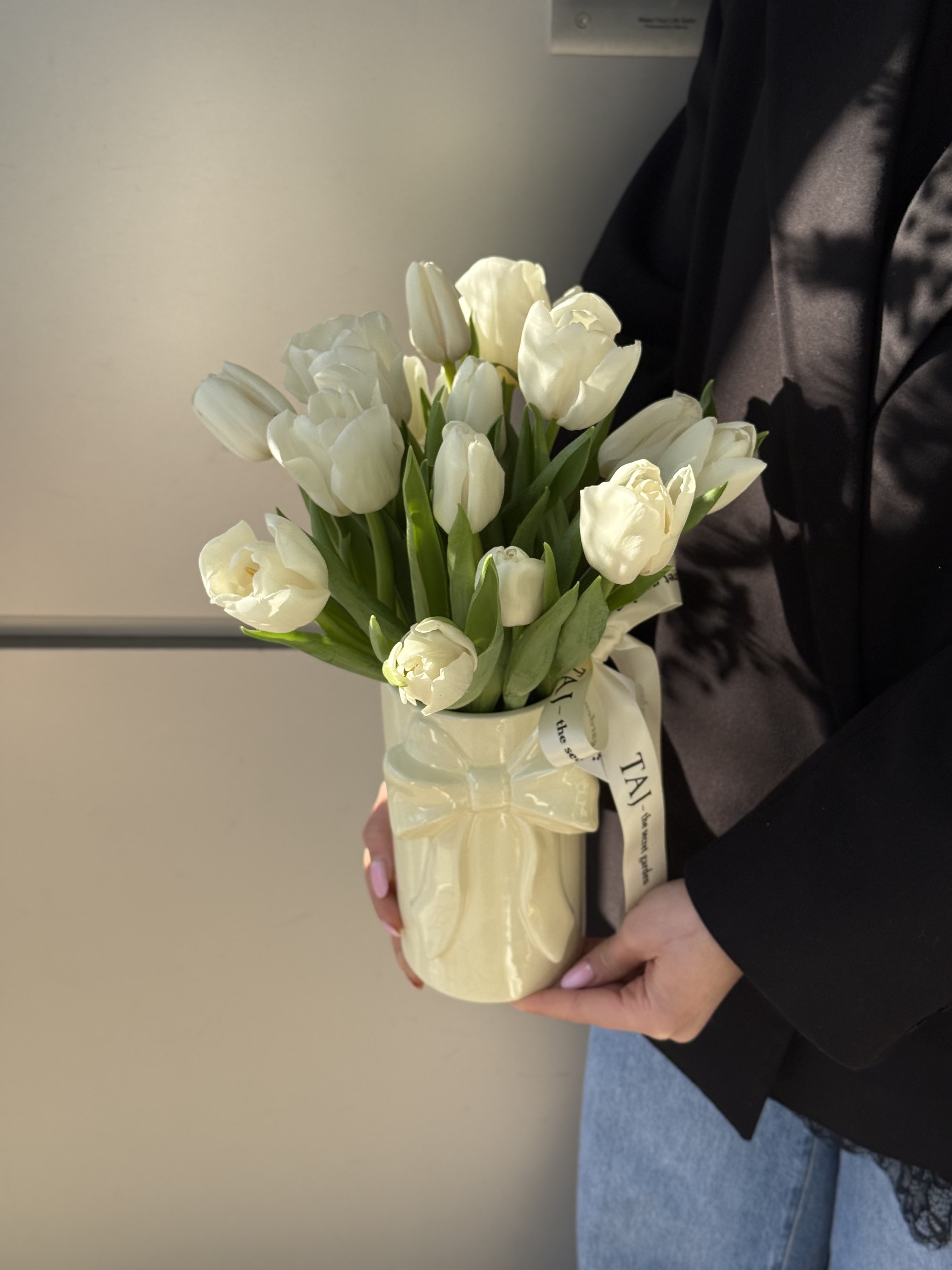 MUSE - vaza cu lalele